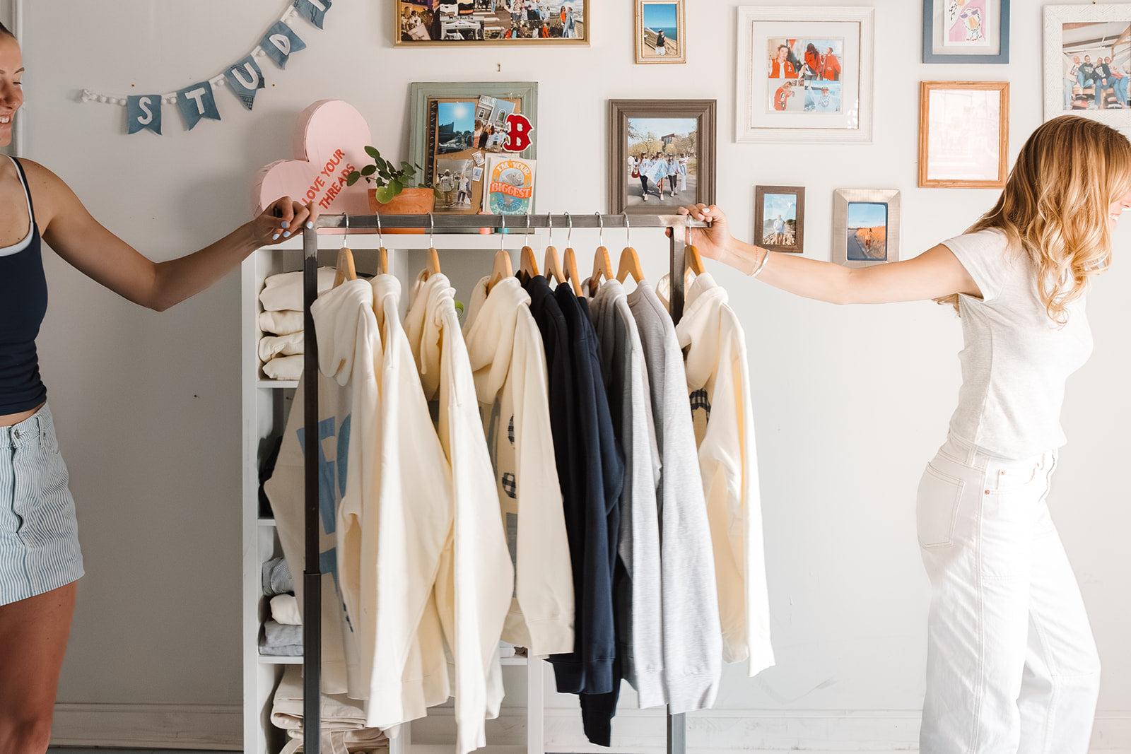 Em's Threads pop-up